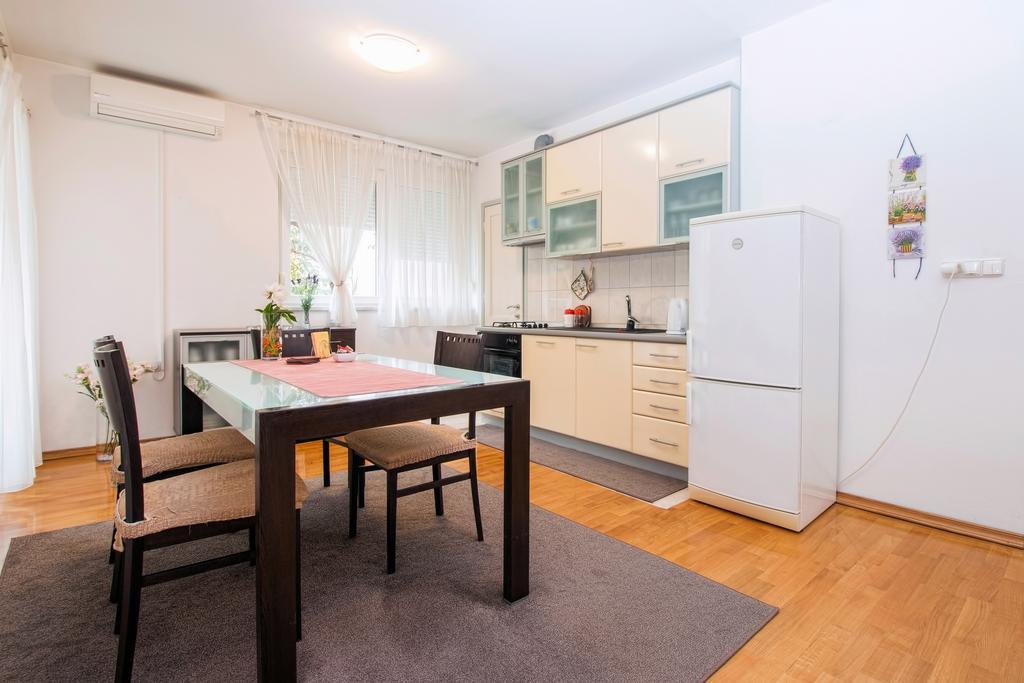 Old Town Seafront Zadar Apartment ภายนอก รูปภาพ