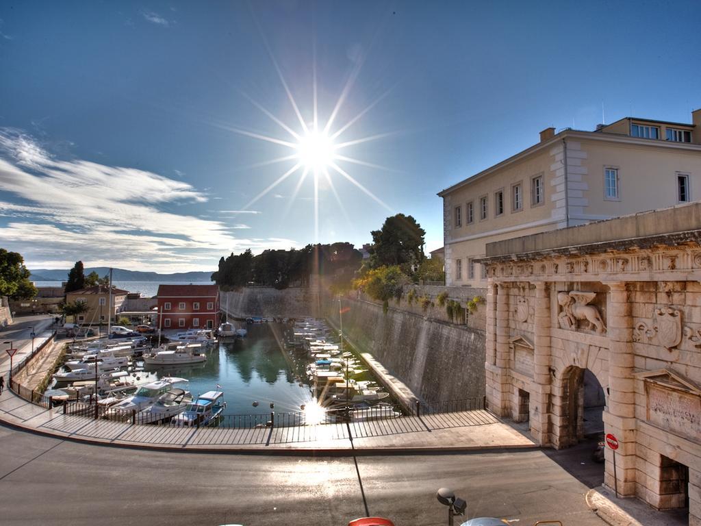 Old Town Seafront Zadar Apartment ภายนอก รูปภาพ